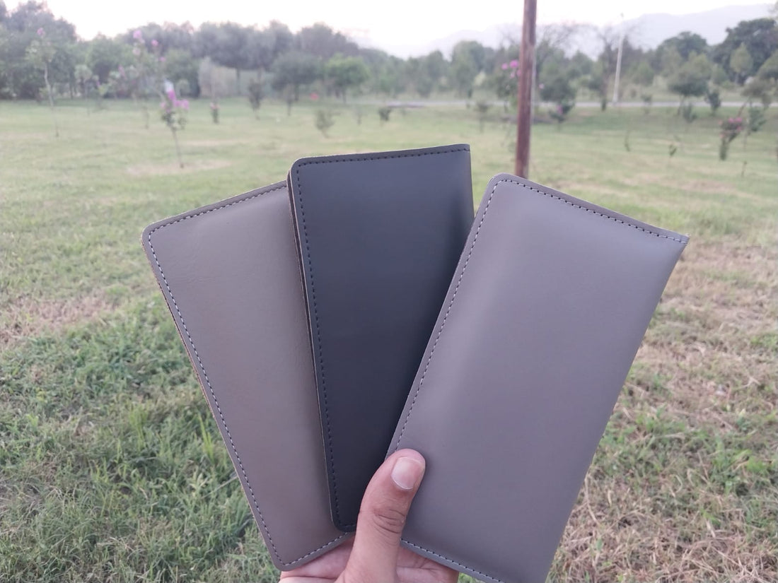 Elegant Multi-Slot Long Card Holder & Wallet